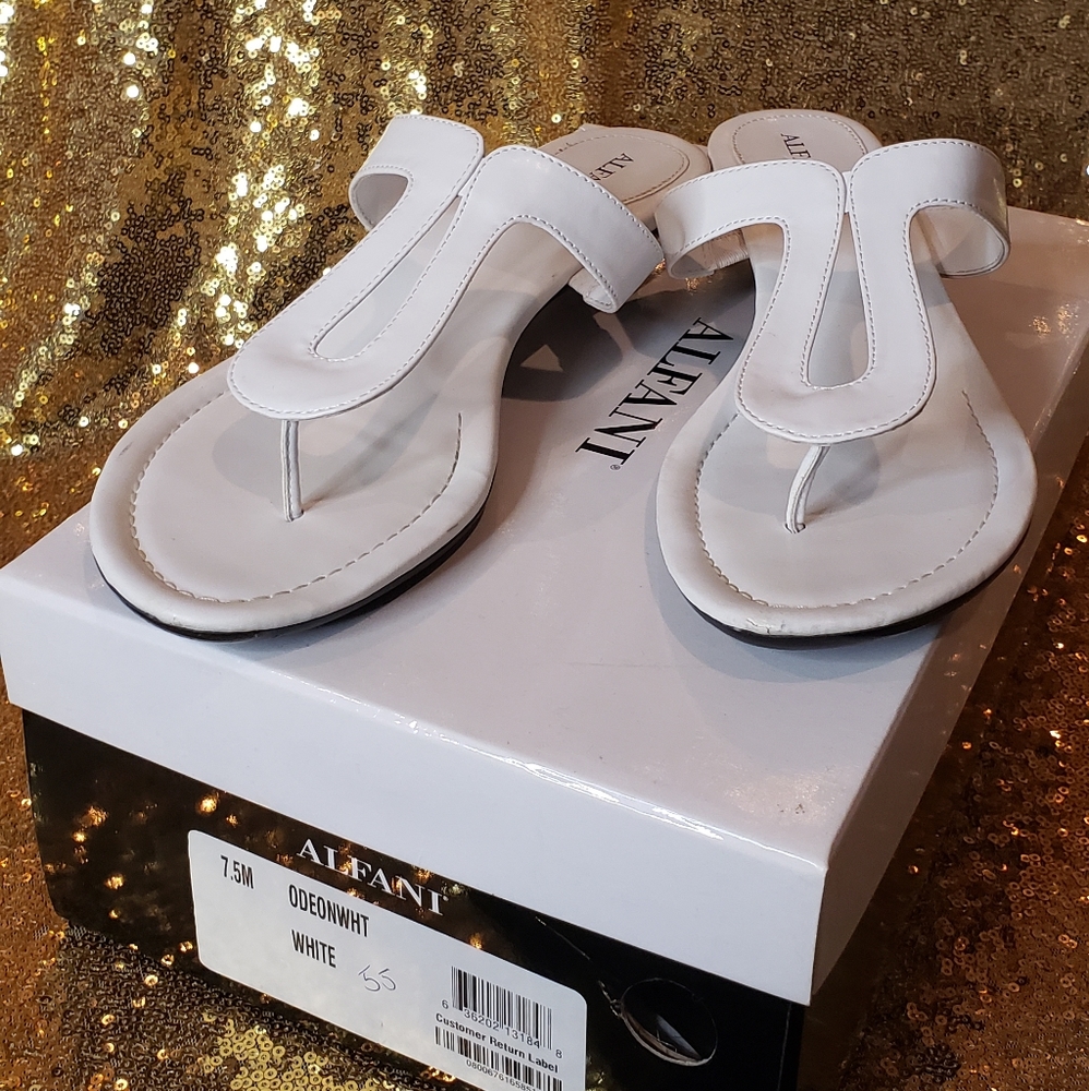 White sandles with black heel size 7 1/2